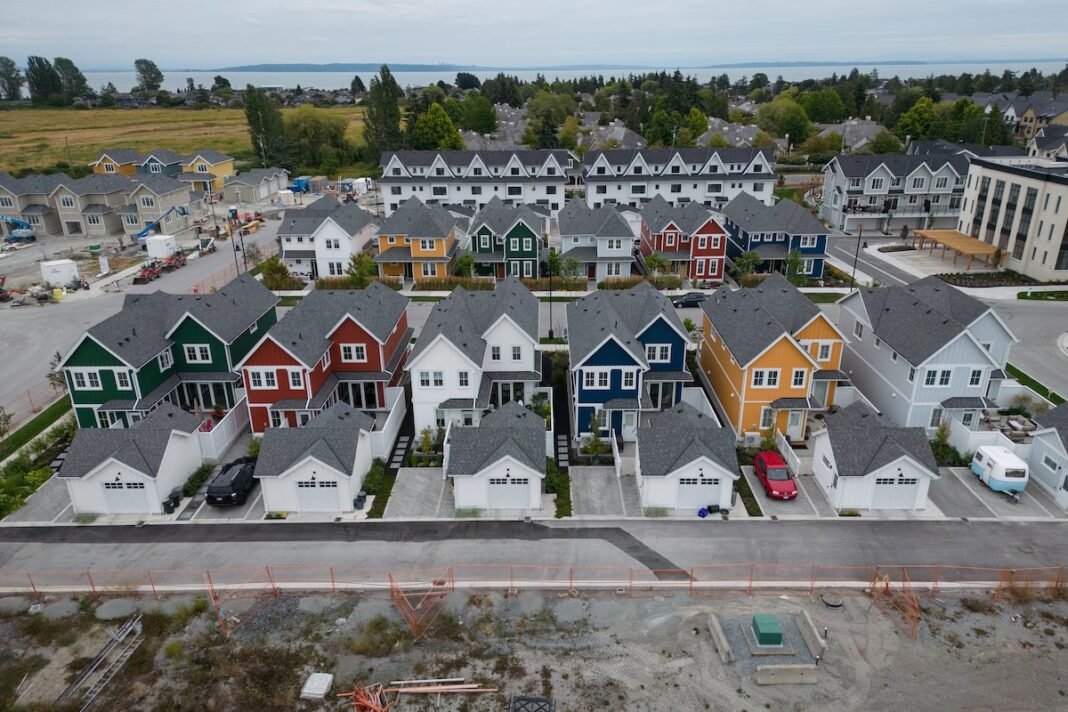 Canadian housing starts rise 4 per cent in July, CMHC says