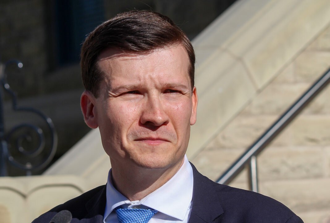 Mayor Farkas has cautious optimism for Calgary funding in federal budget